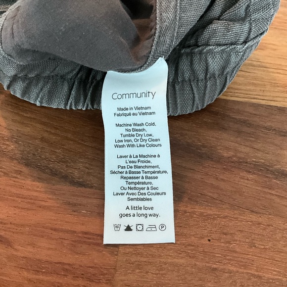 Aritzia Community shorts lux linen - Picture 4 of 5